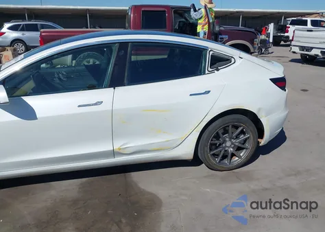 2018 Tesla Model 3 Long Range/Mid Range из США, поврежденный, VIN 5YJ3E1EA8JF162144